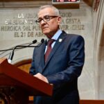 Se baja Óscar Flores de la contienda por la gubernatura