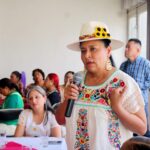 Ana Lilia continúa promoviendo la unidad y la defensa de la soberanía en asambleas informativas
