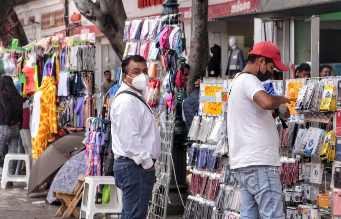 puesto-comerciante-ambulante-calle-mayo
