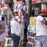 puesto-comerciante-ambulante-calle-mayo